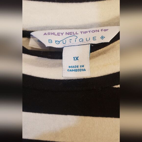 Ashley Nell Tipton 1X Boutique+ Beautiful Graphic Rose Crewneck Striped T-Shirt - Picture 6 of 9